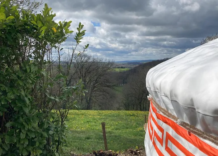 La Yourte De La Mariotte * Montredon (Lot)