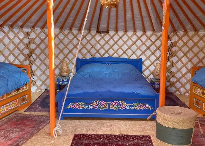 La Yourte De La Mariotte * Montredon (Lot)