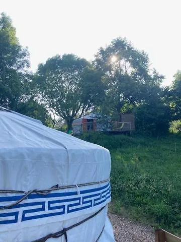 Роскошный шатер La Yourte De La Mariotte